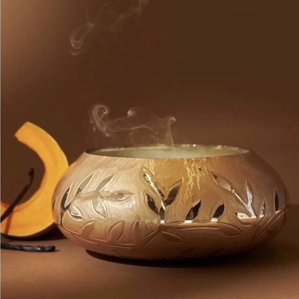 Anthropologie Stella Pumpkin & Sweet Vanilla Large 6 Wick 50oz Glass Candle